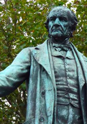 ES London Statues